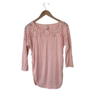 Belly by Design Maternity lace shoulder pink top, size L